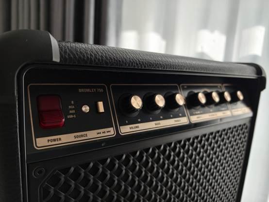 mley 750评测：摇滚传奇的派对新声冰球突破豪华版Marshall Bro(图11)
